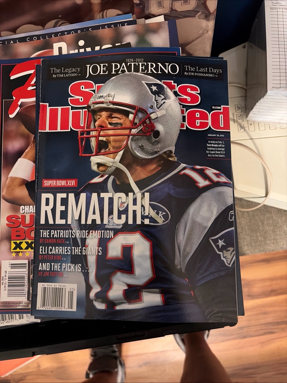 🏈🏆3 book lot NEW ENGLAND PATRIOTS TOM BRADY COMMEMORATIVE MAGAZINE LOT 🏈🏆
